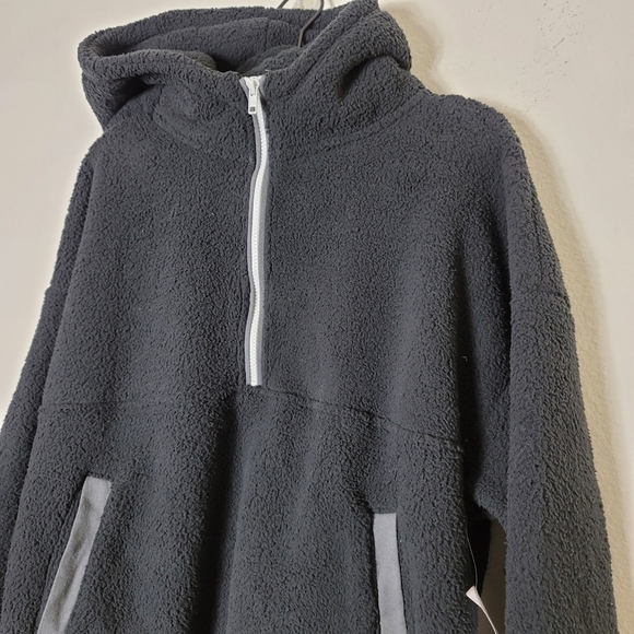 GAP Black Half-Zip Sherpa Hoodie - Picture 3 of 4